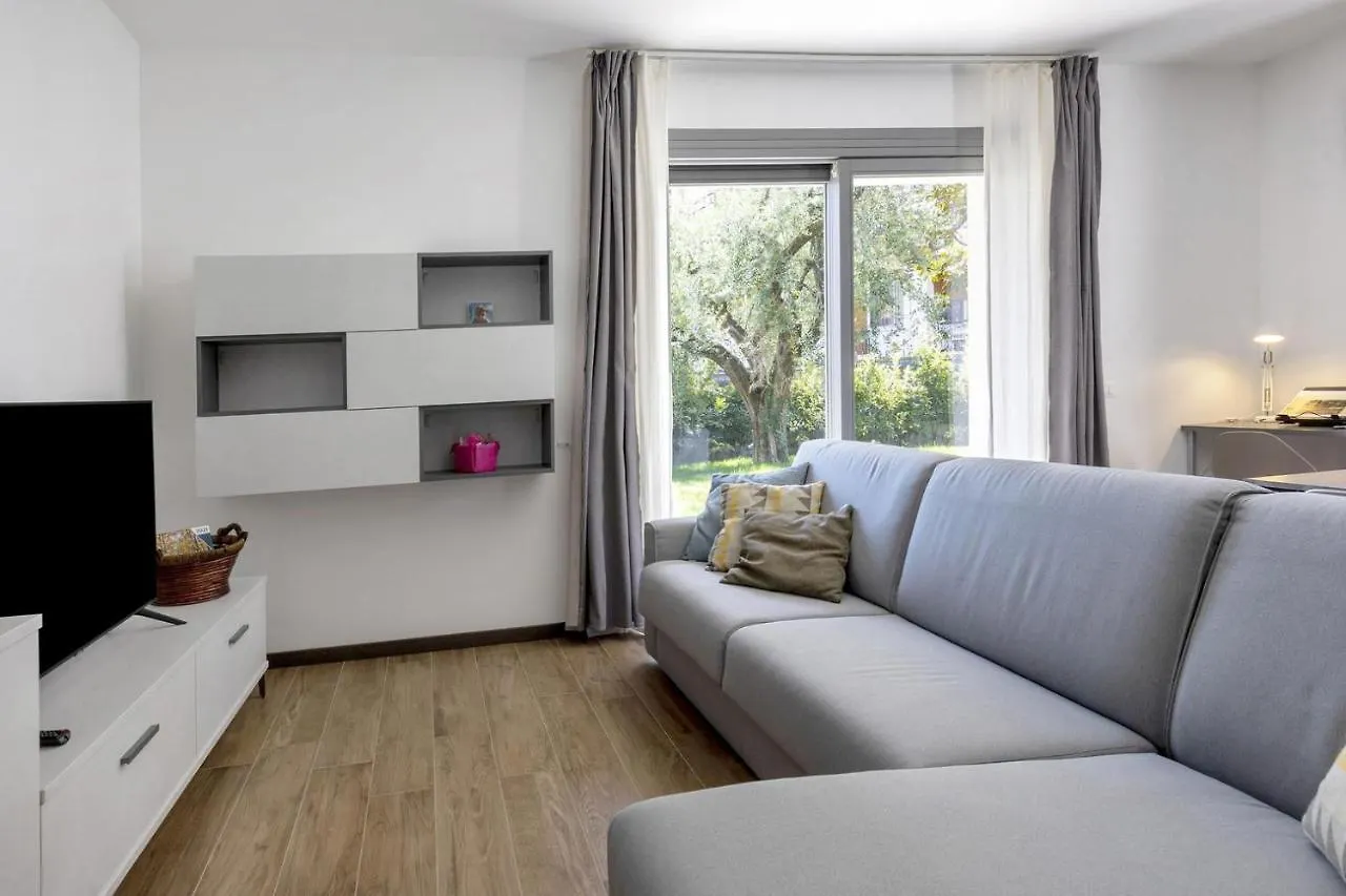 Villa Donne Del Lago Silvia Salo 0*,